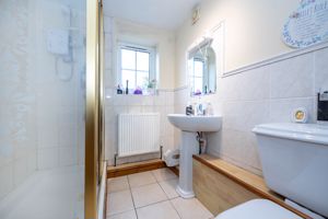 Shower room- click for photo gallery